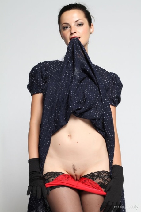 Nice teen Lu Lu strikes great nude poses in black gloves and stockings 28693581
