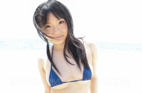 Petite Japanese girl Hina Maeda has POV sex while at the beach 72620849