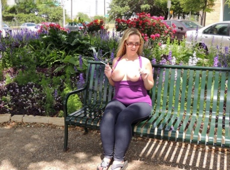 Fat amateur Dee Siren flashes in public before masturbating in a vehicle 46750403