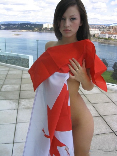 Naked Canadian Porn - Canadian Youtuberin Porn Pics & Naked Photos - SexyGirlsPics.com
