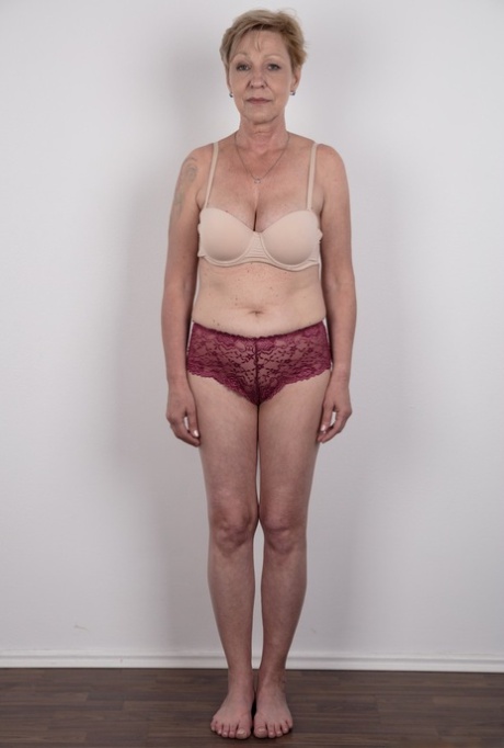 Older mature granny Milena stripping to display her aged body in porn tryout 71769078