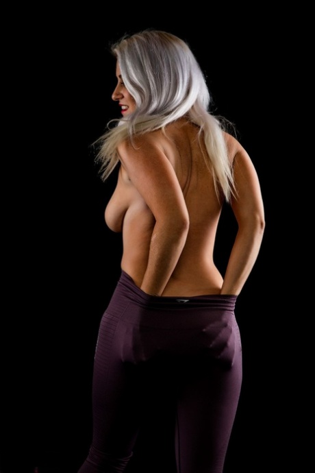 Athletic babe Lu Elissa stands naked after removing spandex workout clothes 56217012