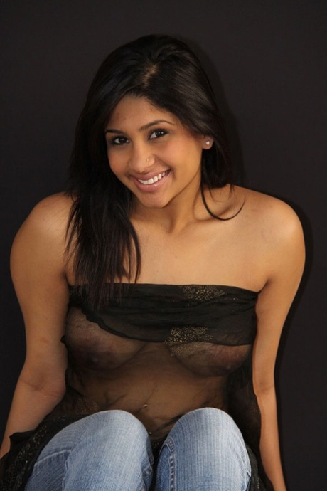 Nude Indian Wives Real Life - Indian Women Porn Pics & Naked Photos - SexyGirlsPics.com