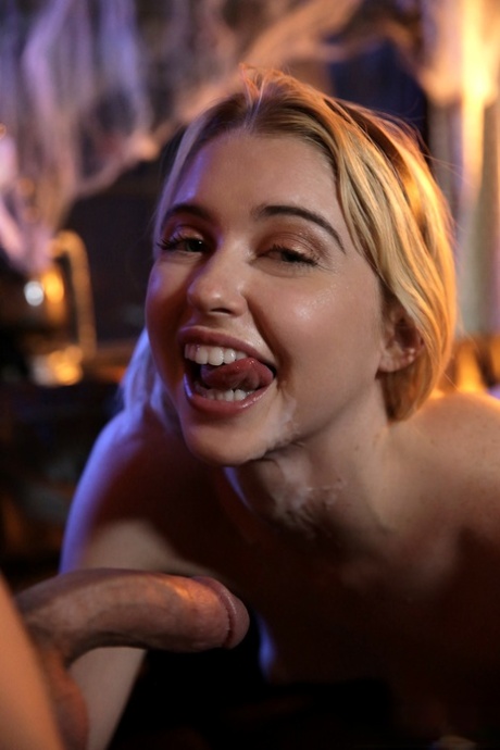 Blonde teen Chloe Cherry swaps oral sex before hardcore PTM action commences 79399078
