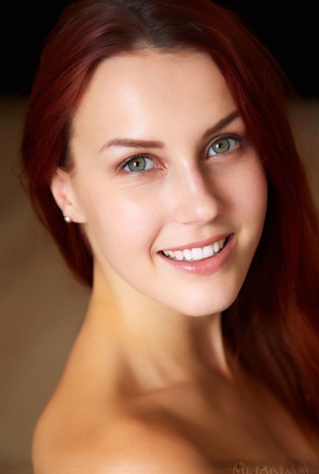 Natural redhead Charlie Red sets her beautiful teen body free of a dress 74016329
