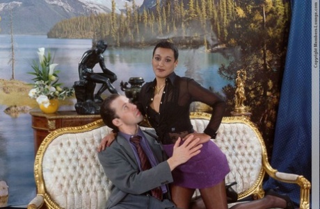 Indian woman with short hair Moon Baya takes her lover's cock in her asshole 94854212