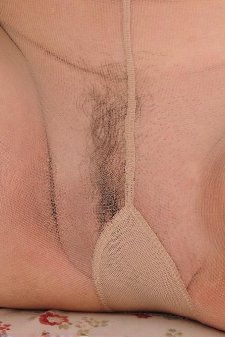 Smiley mature Jenna Covelli displays long hard nipples & pussy in pantyhose 60080799