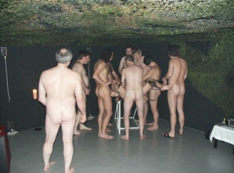German women Berichte and Susanne take part in group sex activities 16044259