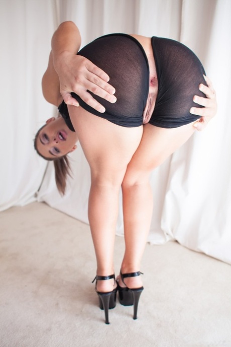 Sexy slut Abella Danger stretches legs showing phat ass & shaved cunt 40600252