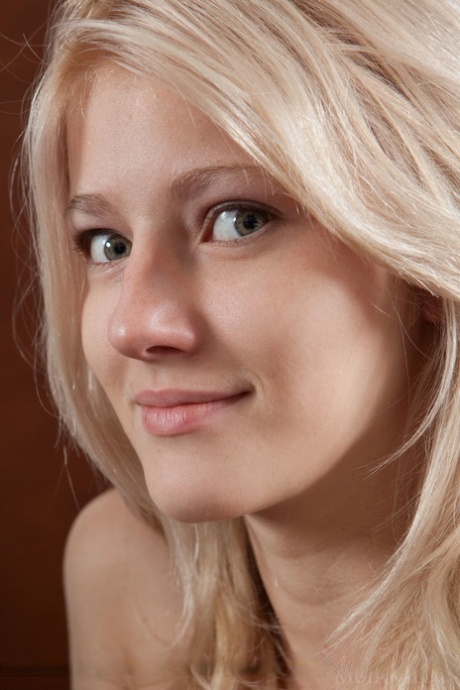 Blonde Teen Met Art Porn Pics & Naked Photos - SexyGirlsPics.com