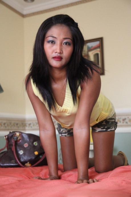Filipina first timer puts her tiny tits and bush on display 27790549