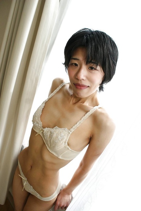 460px x 690px - Skinny Asian MILF Porn Pics & Naked Photos - SexyGirlsPics.com
